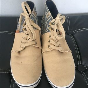Vans casual shoes!
